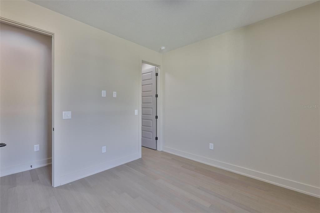 Под контрактом: $1,195,000 (5 спален, 4 ванн, 3196 Квадратных фут)