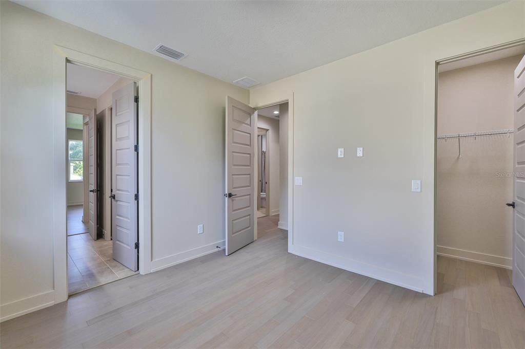 Под контрактом: $1,195,000 (5 спален, 4 ванн, 3196 Квадратных фут)