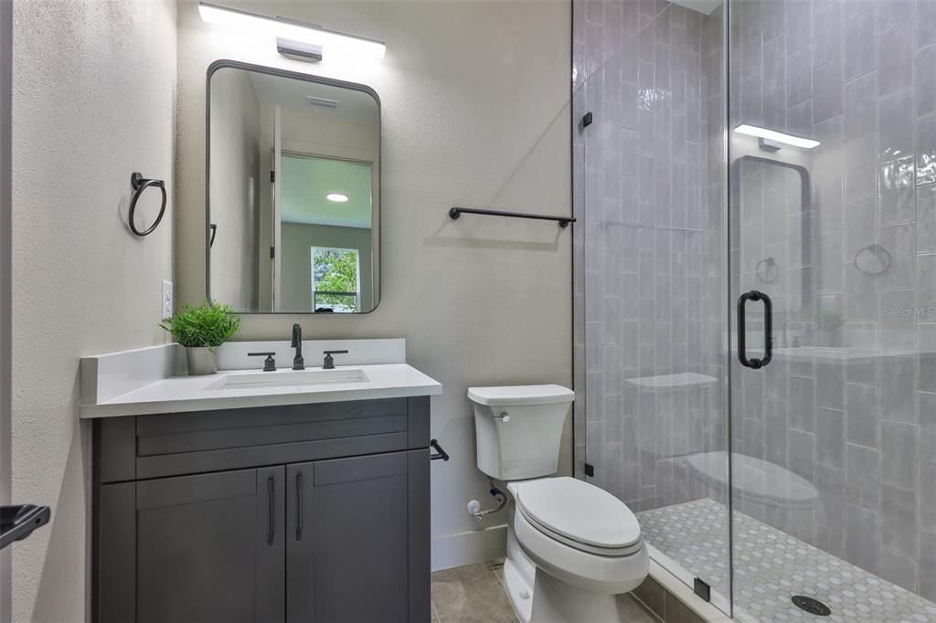 Под контрактом: $1,195,000 (5 спален, 4 ванн, 3196 Квадратных фут)