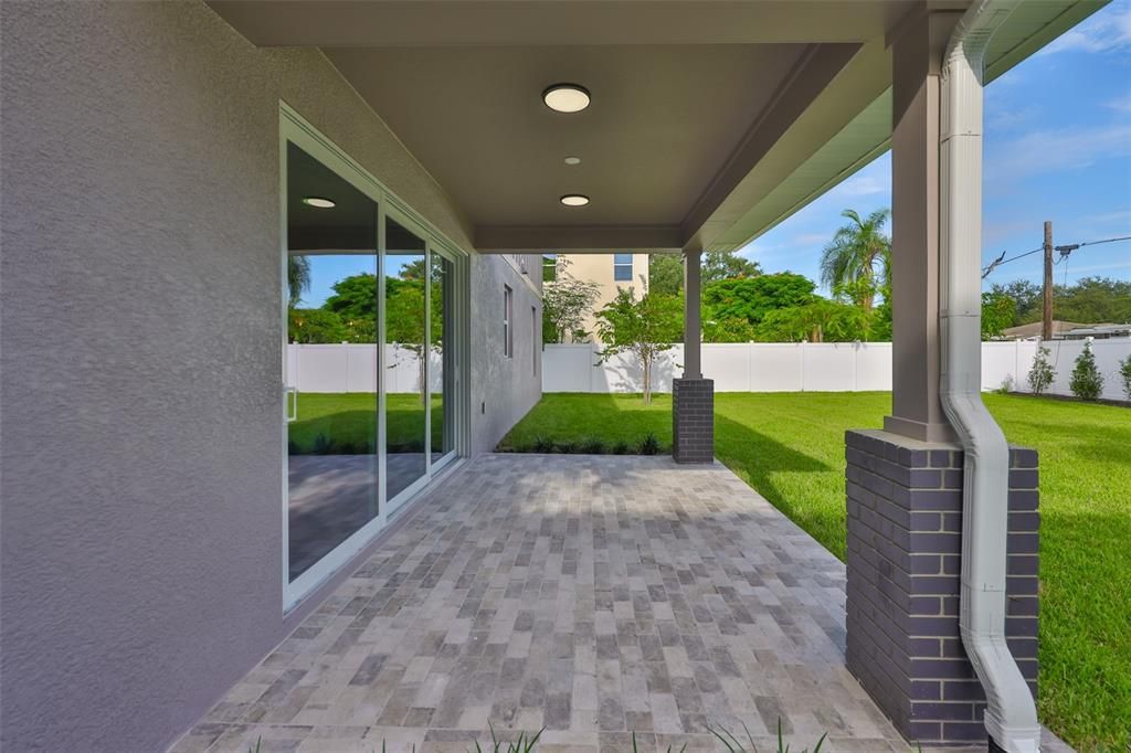 Под контрактом: $1,195,000 (5 спален, 4 ванн, 3196 Квадратных фут)