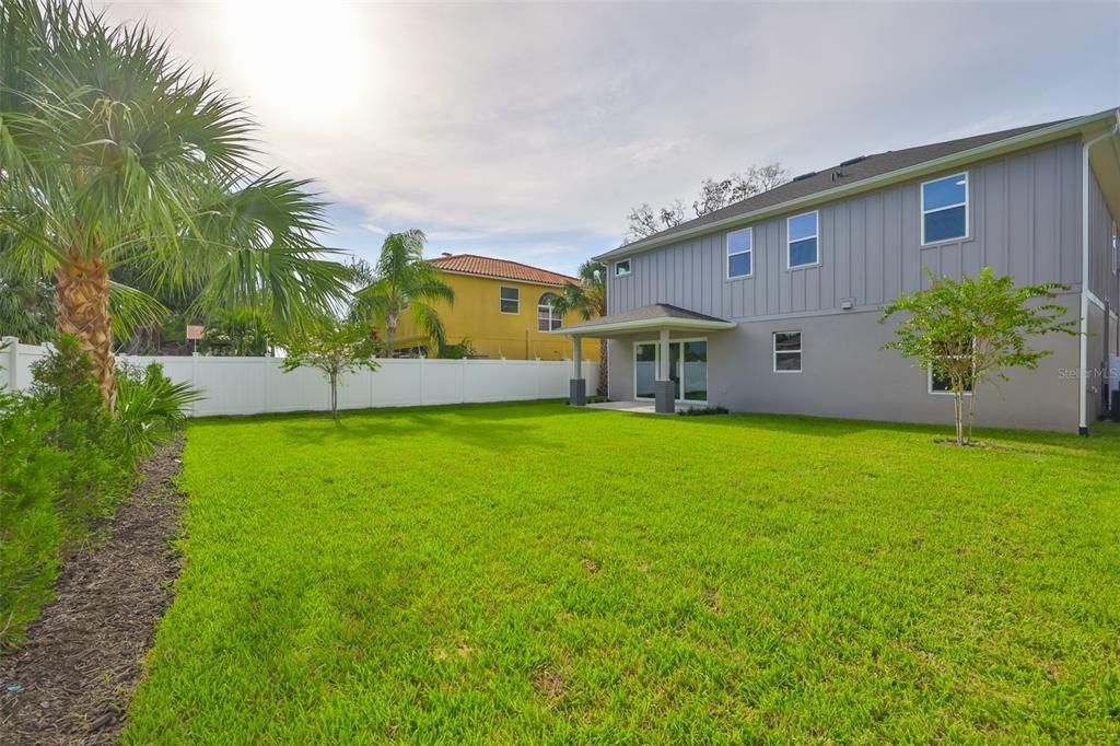 Под контрактом: $1,195,000 (5 спален, 4 ванн, 3196 Квадратных фут)