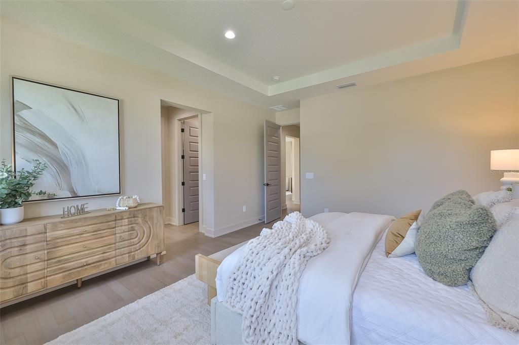 Под контрактом: $1,195,000 (5 спален, 4 ванн, 3196 Квадратных фут)