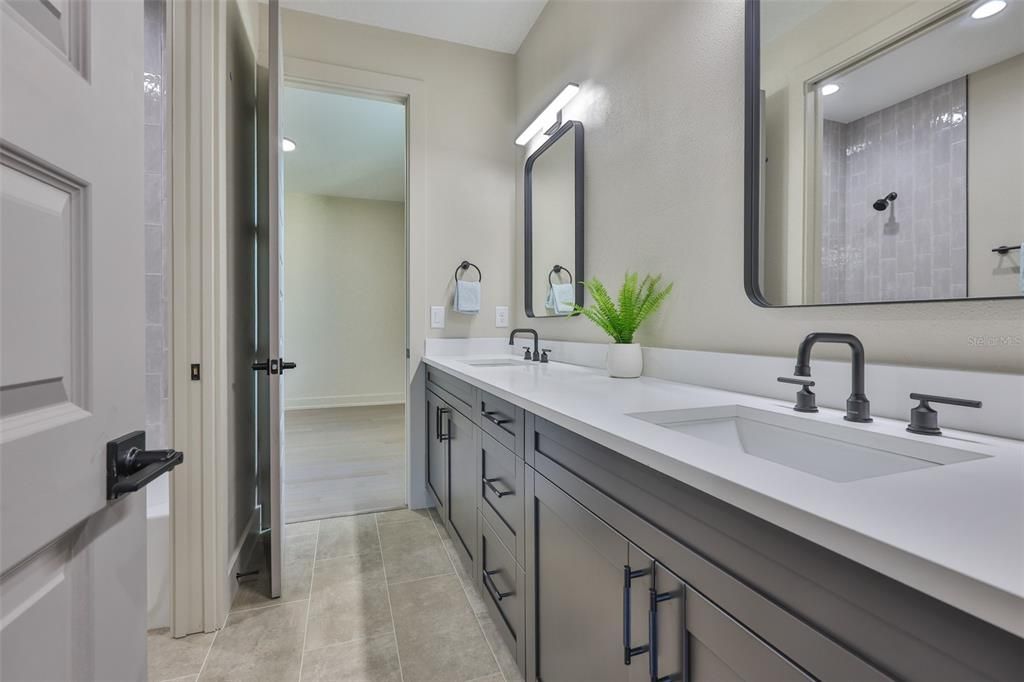 Под контрактом: $1,195,000 (5 спален, 4 ванн, 3196 Квадратных фут)