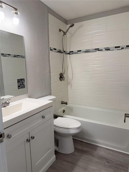 待售: $122,000 (2 贝兹, 2 浴室, 1003 平方英尺)