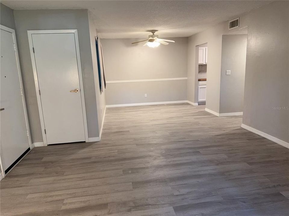 待售: $122,000 (2 贝兹, 2 浴室, 1003 平方英尺)