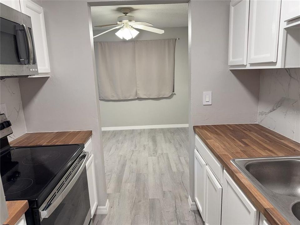 待售: $122,000 (2 贝兹, 2 浴室, 1003 平方英尺)