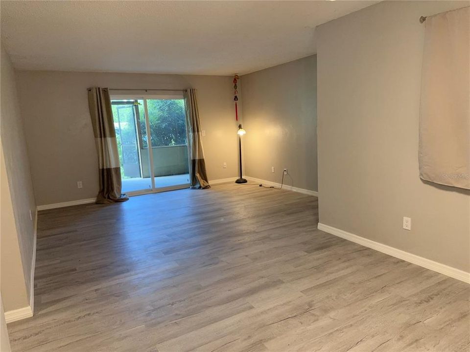 待售: $122,000 (2 贝兹, 2 浴室, 1003 平方英尺)