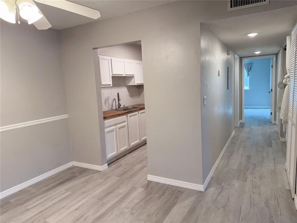 待售: $122,000 (2 贝兹, 2 浴室, 1003 平方英尺)