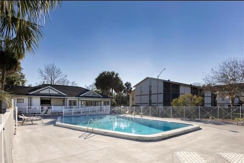 待售: $122,000 (2 贝兹, 2 浴室, 1003 平方英尺)