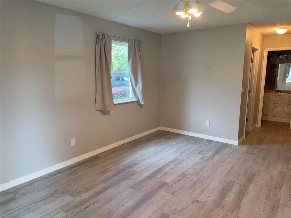 待售: $122,000 (2 贝兹, 2 浴室, 1003 平方英尺)