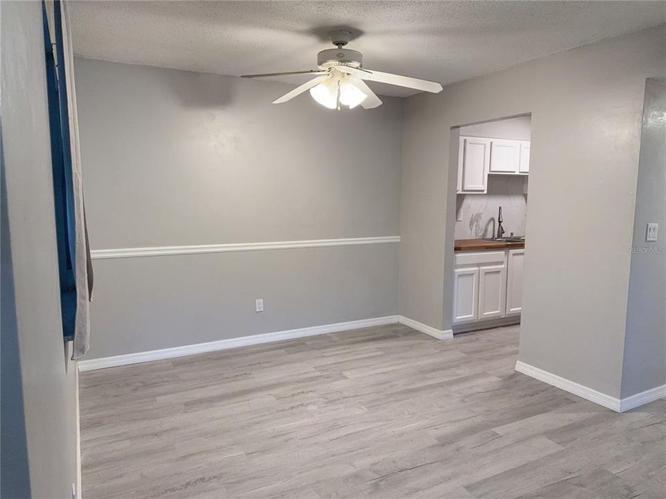 待售: $122,000 (2 贝兹, 2 浴室, 1003 平方英尺)