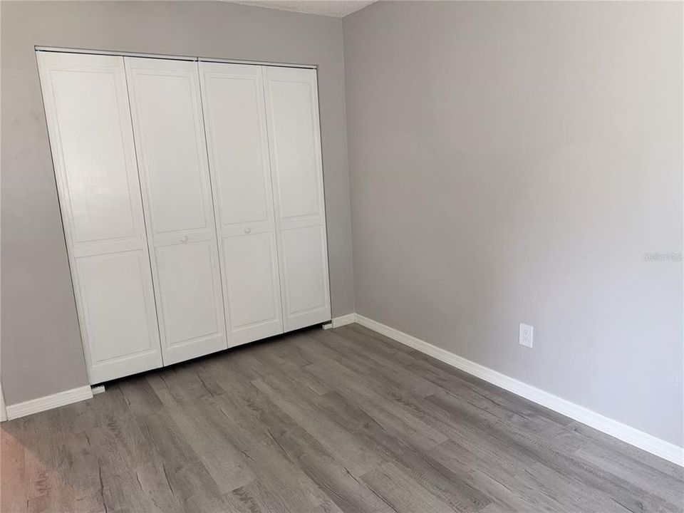 待售: $122,000 (2 贝兹, 2 浴室, 1003 平方英尺)