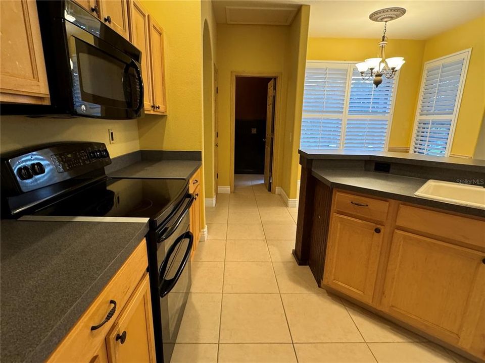 Active With Contract: $4,000 (4 beds, 3 baths, 2858 Square Feet)