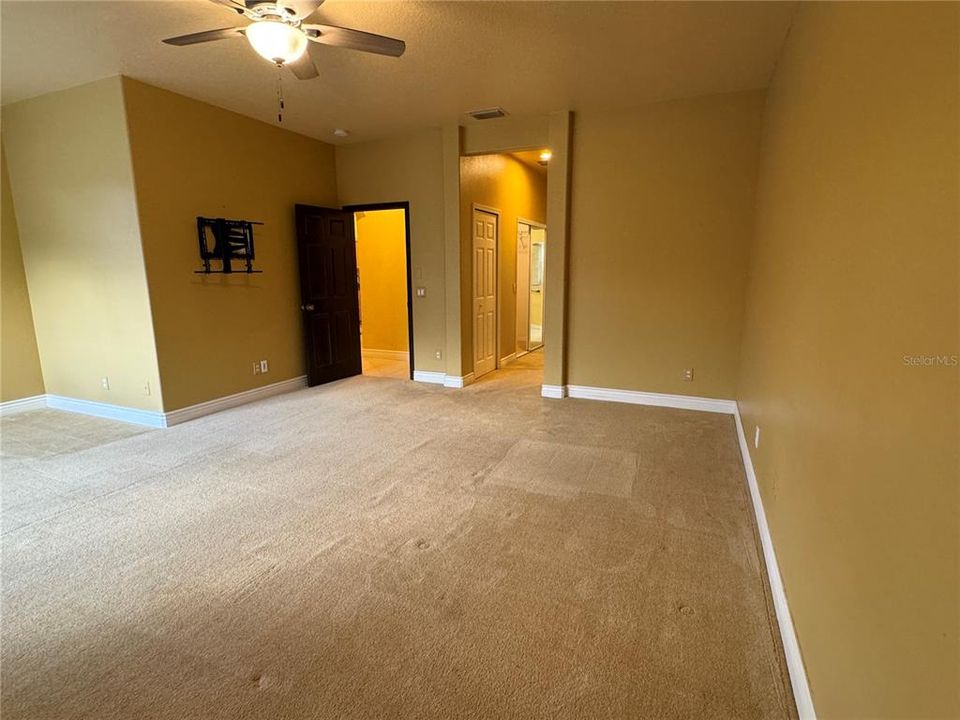 Active With Contract: $4,000 (4 beds, 3 baths, 2858 Square Feet)