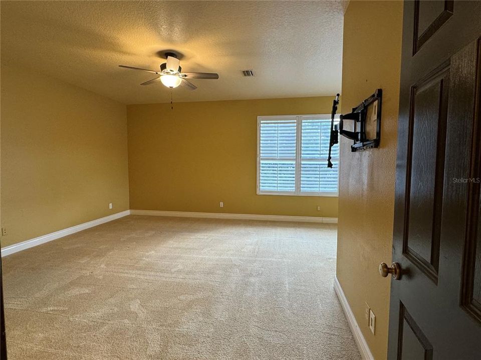 Active With Contract: $4,000 (4 beds, 3 baths, 2858 Square Feet)