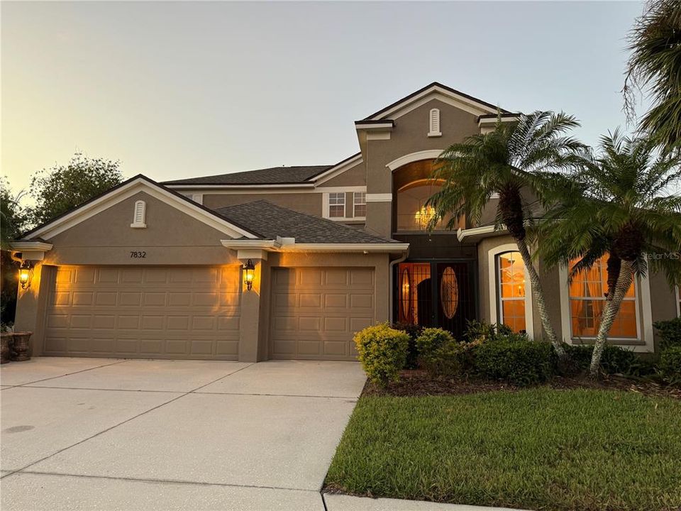 Active With Contract: $4,000 (4 beds, 3 baths, 2858 Square Feet)
