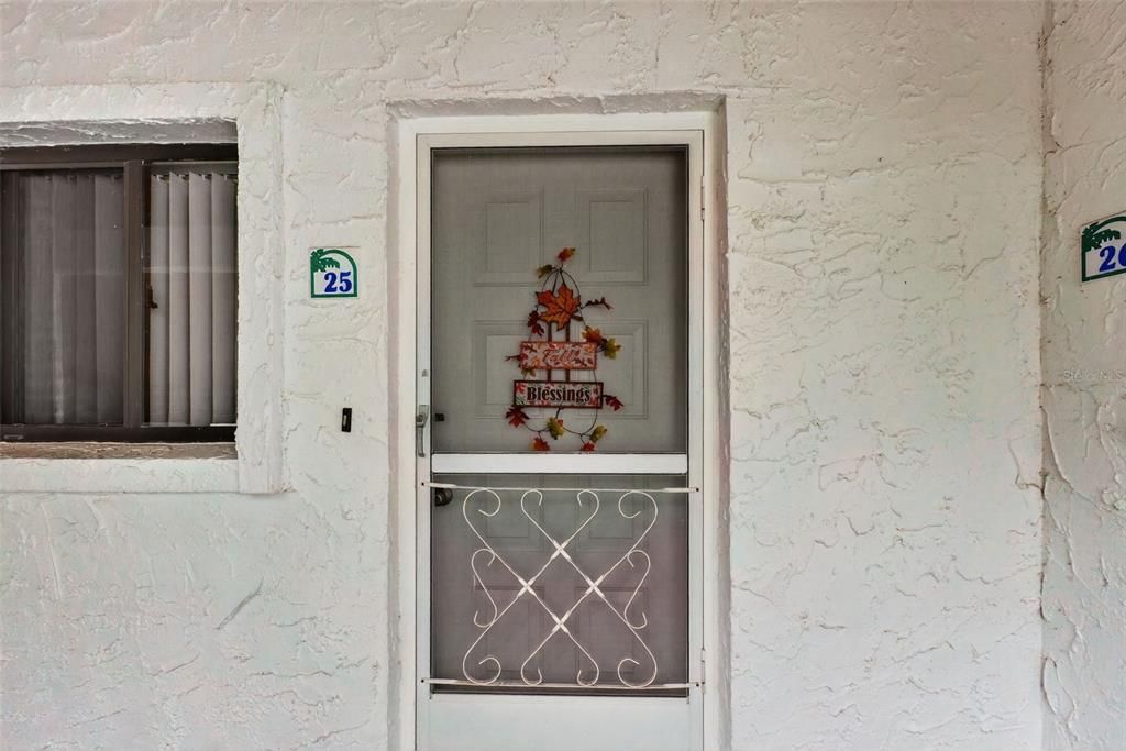 待售: $110,000 (2 贝兹, 1 浴室, 800 平方英尺)