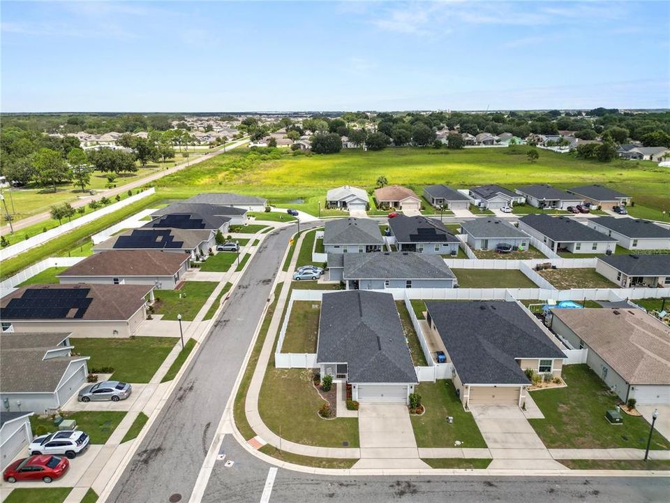 合同活跃: $265,000 (3 贝兹, 2 浴室, 1497 平方英尺)