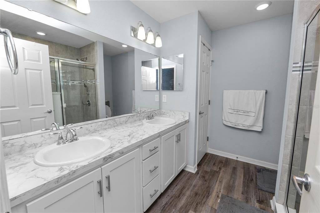 合同活跃: $265,000 (3 贝兹, 2 浴室, 1497 平方英尺)