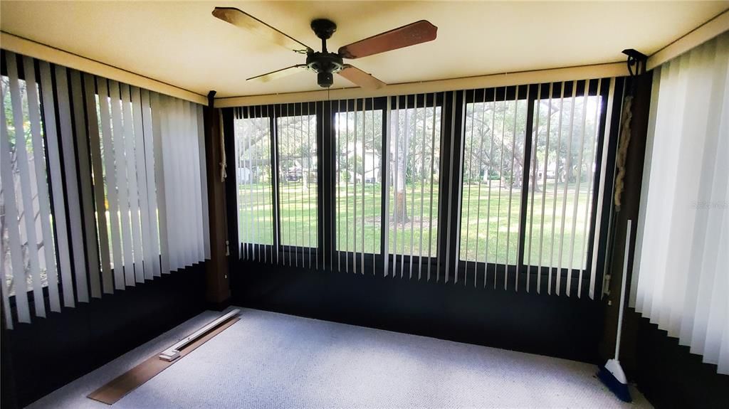 待售: $225,000 (2 贝兹, 2 浴室, 1060 平方英尺)