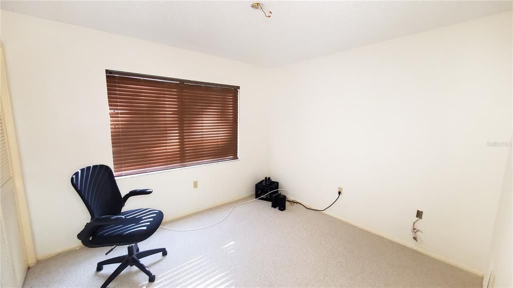 待售: $225,000 (2 贝兹, 2 浴室, 1060 平方英尺)