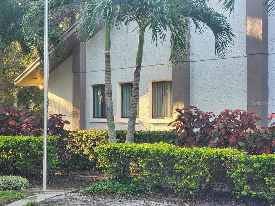 待售: $225,000 (2 贝兹, 2 浴室, 1060 平方英尺)