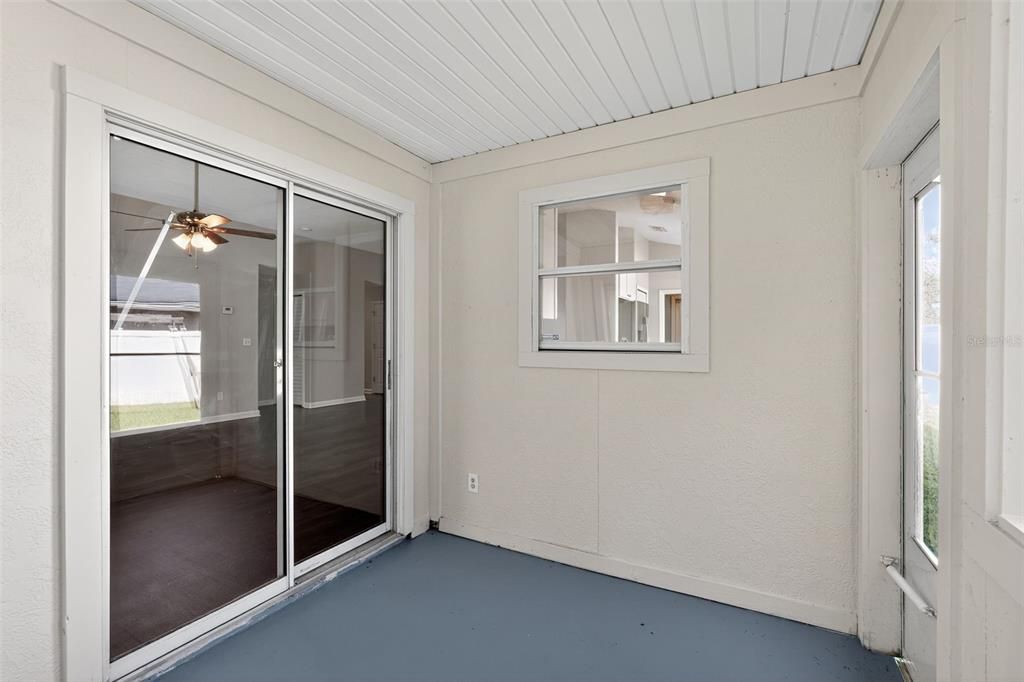 На продажу: $304,900 (4 спален, 2 ванн, 1874 Квадратных фут)