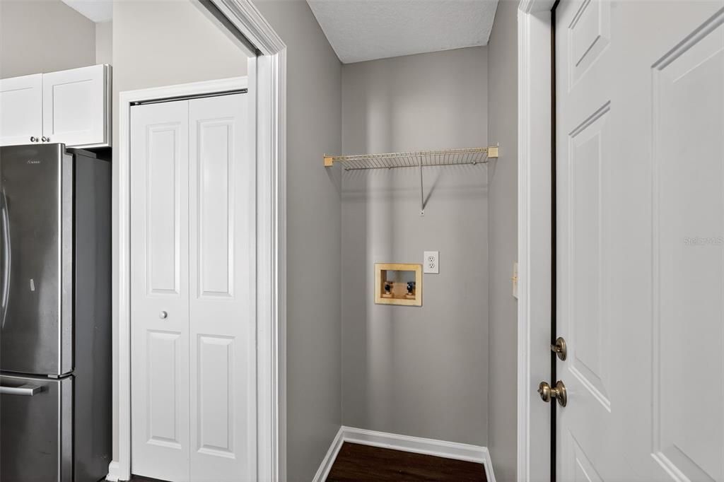 На продажу: $304,900 (4 спален, 2 ванн, 1874 Квадратных фут)