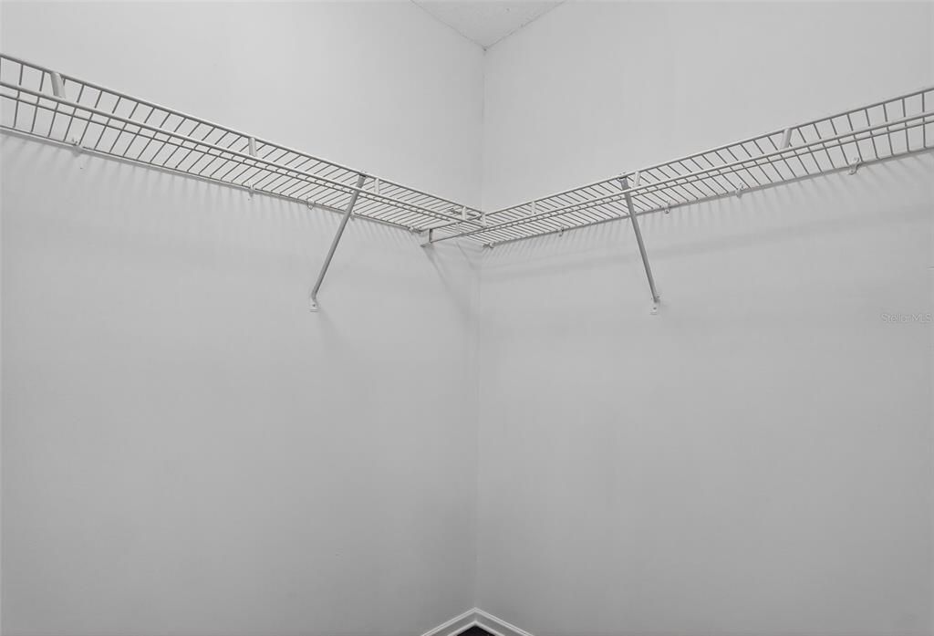 На продажу: $304,900 (4 спален, 2 ванн, 1874 Квадратных фут)