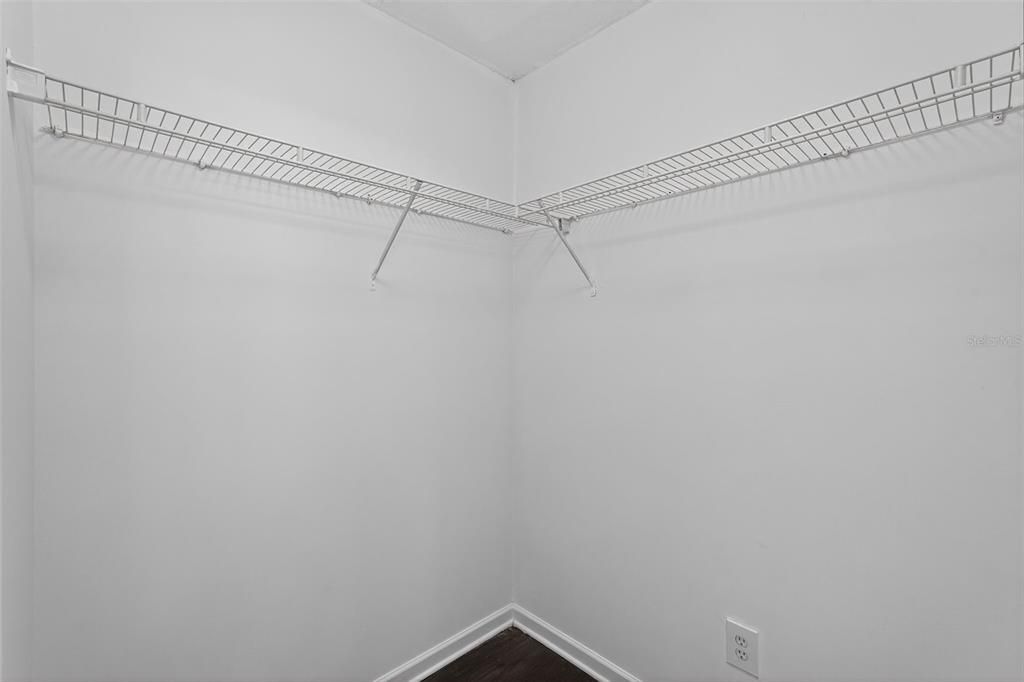 На продажу: $304,900 (4 спален, 2 ванн, 1874 Квадратных фут)