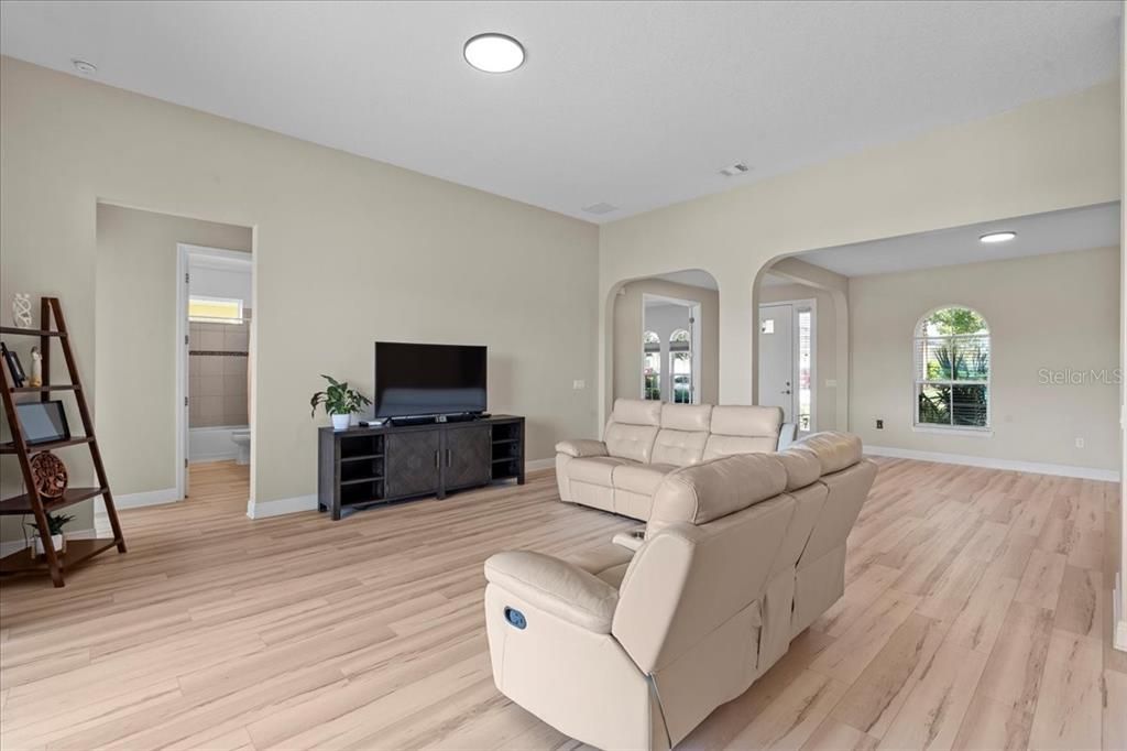 Active With Contract: $450,000 (3 beds, 2 baths, 2445 Square Feet)