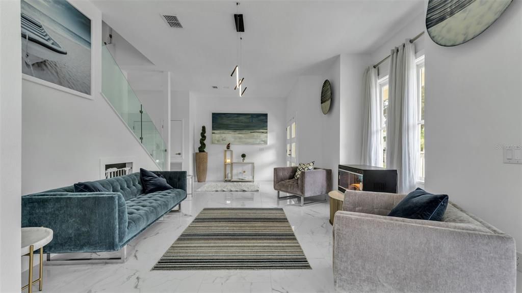 На продажу: $1,099,900 (6 спален, 5 ванн, 4621 Квадратных фут)