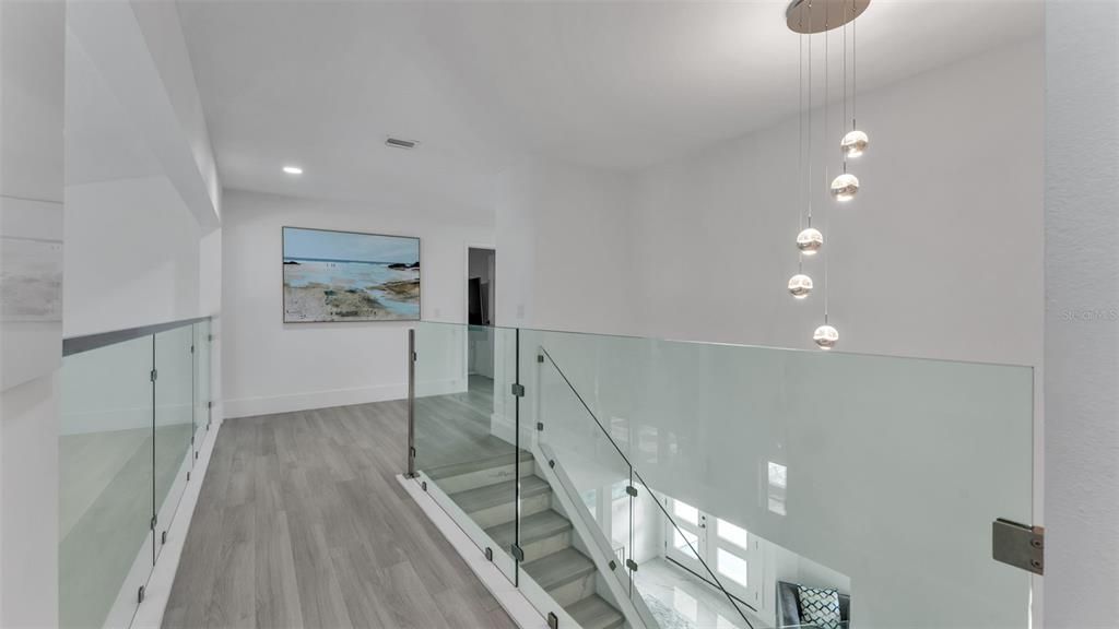 На продажу: $1,099,900 (6 спален, 5 ванн, 4621 Квадратных фут)