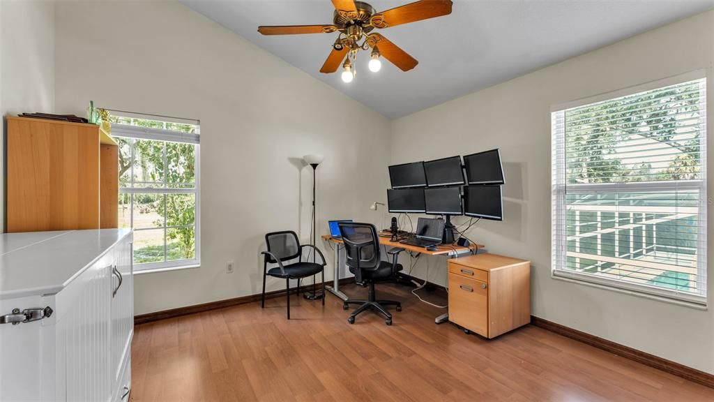 На продажу: $1,099,900 (6 спален, 5 ванн, 4621 Квадратных фут)