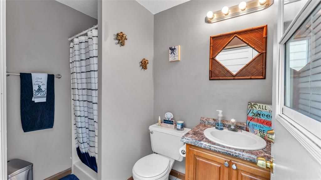 На продажу: $1,099,900 (6 спален, 5 ванн, 4621 Квадратных фут)