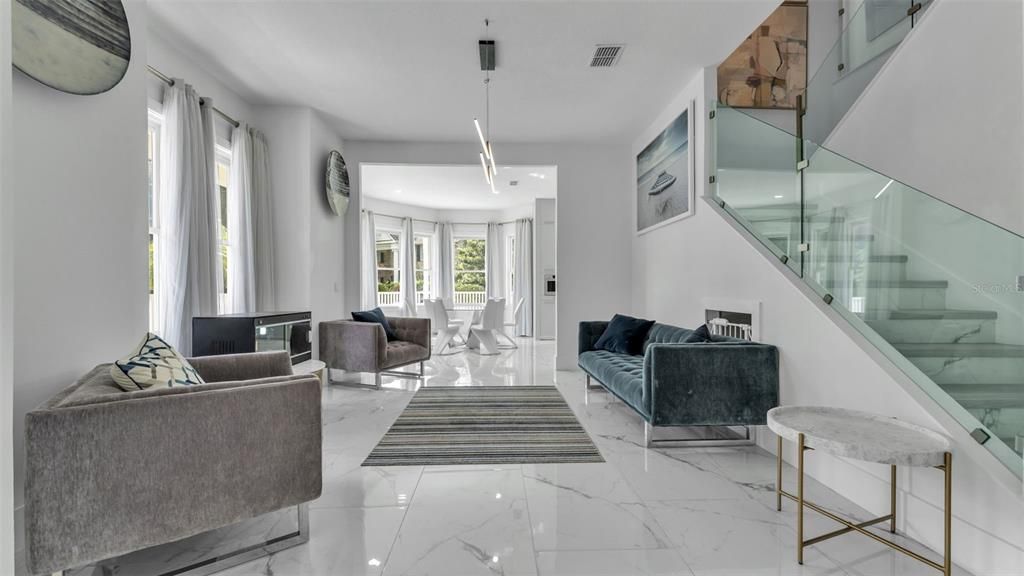 На продажу: $1,099,900 (6 спален, 5 ванн, 4621 Квадратных фут)