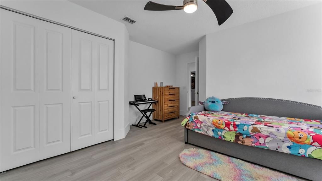 На продажу: $1,099,900 (6 спален, 5 ванн, 4621 Квадратных фут)