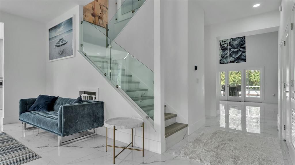 На продажу: $1,099,900 (6 спален, 5 ванн, 4621 Квадратных фут)