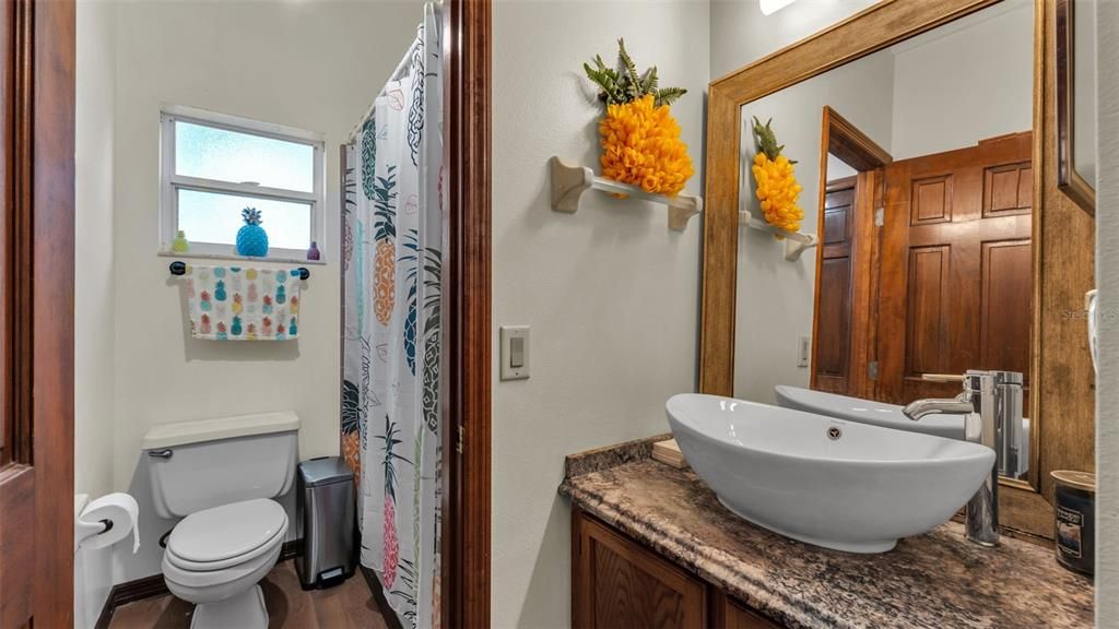 На продажу: $1,099,900 (6 спален, 5 ванн, 4621 Квадратных фут)