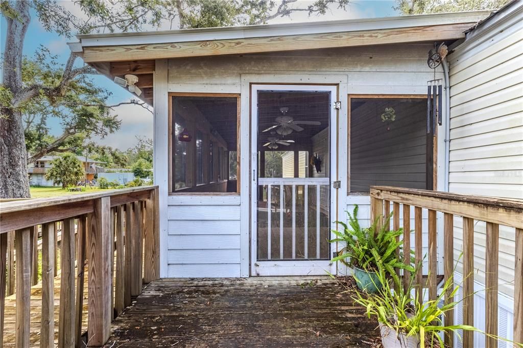 En Venta: $219,900 (2 camas, 2 baños, 896 Pies cuadrados)