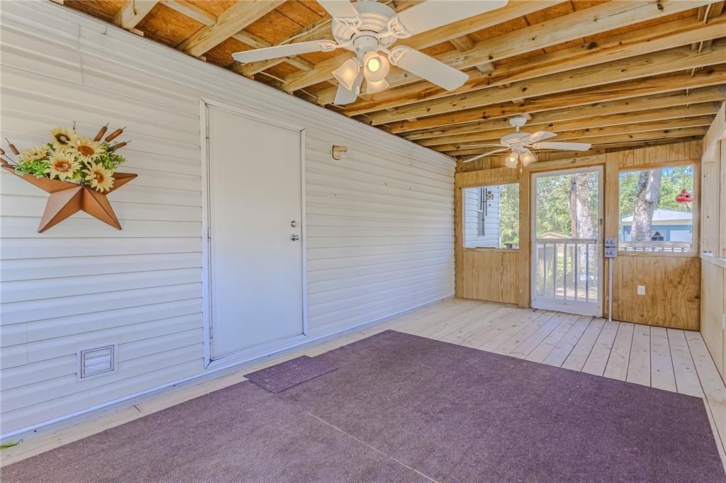 En Venta: $219,900 (2 camas, 2 baños, 896 Pies cuadrados)