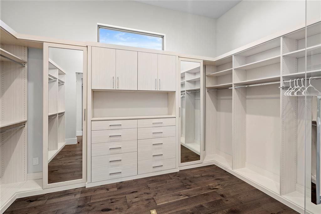 Active With Contract: $2,695,000 (4 beds, 5 baths, 4518 Square Feet)