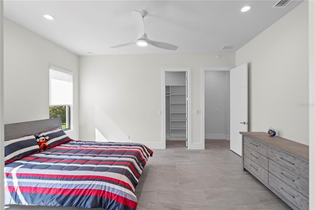 Active With Contract: $2,695,000 (4 beds, 5 baths, 4518 Square Feet)