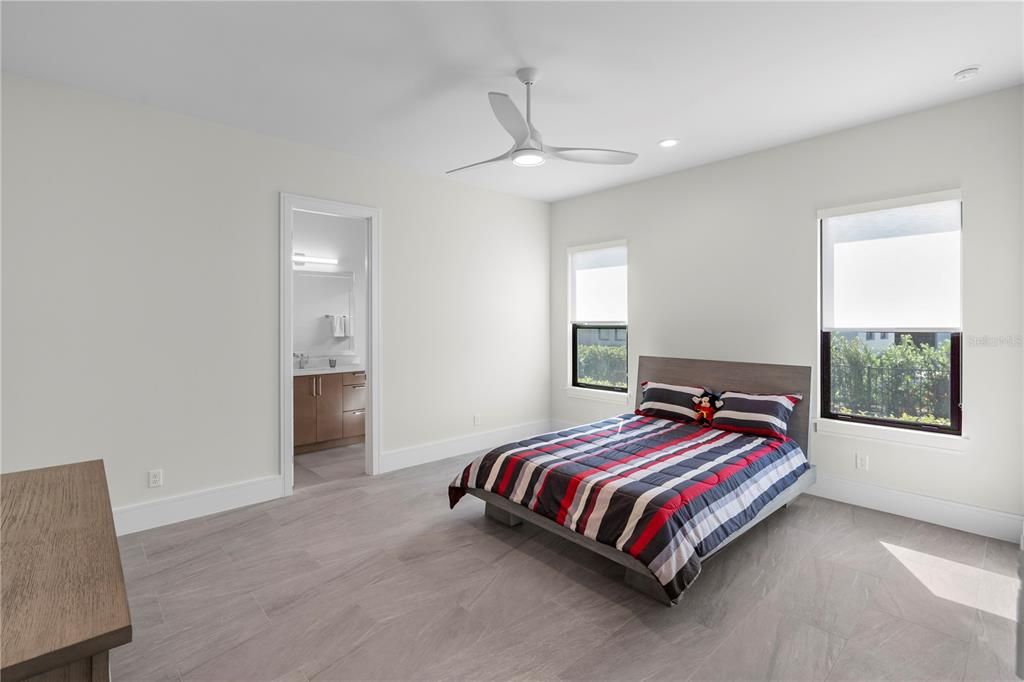 Active With Contract: $2,695,000 (4 beds, 5 baths, 4518 Square Feet)