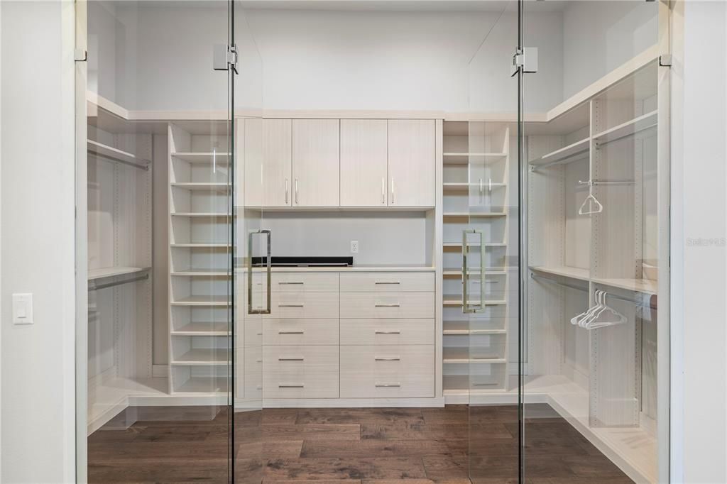 Active With Contract: $2,695,000 (4 beds, 5 baths, 4518 Square Feet)