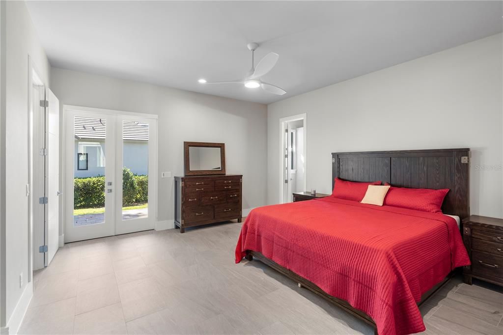 Active With Contract: $2,695,000 (4 beds, 5 baths, 4518 Square Feet)