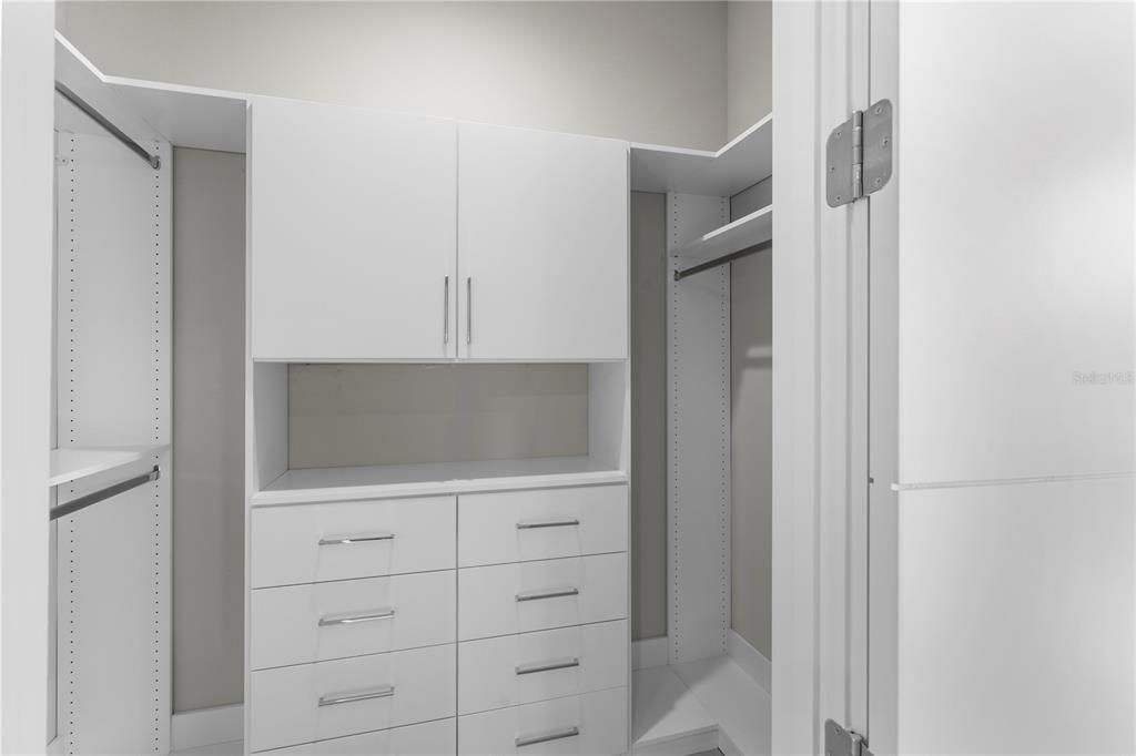 Active With Contract: $2,695,000 (4 beds, 5 baths, 4518 Square Feet)