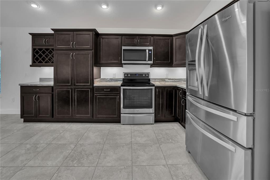 На продажу: $530,000 (3 спален, 3 ванн, 2056 Квадратных фут)