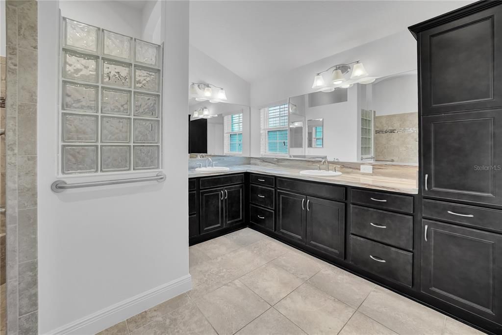 На продажу: $530,000 (3 спален, 3 ванн, 2056 Квадратных фут)