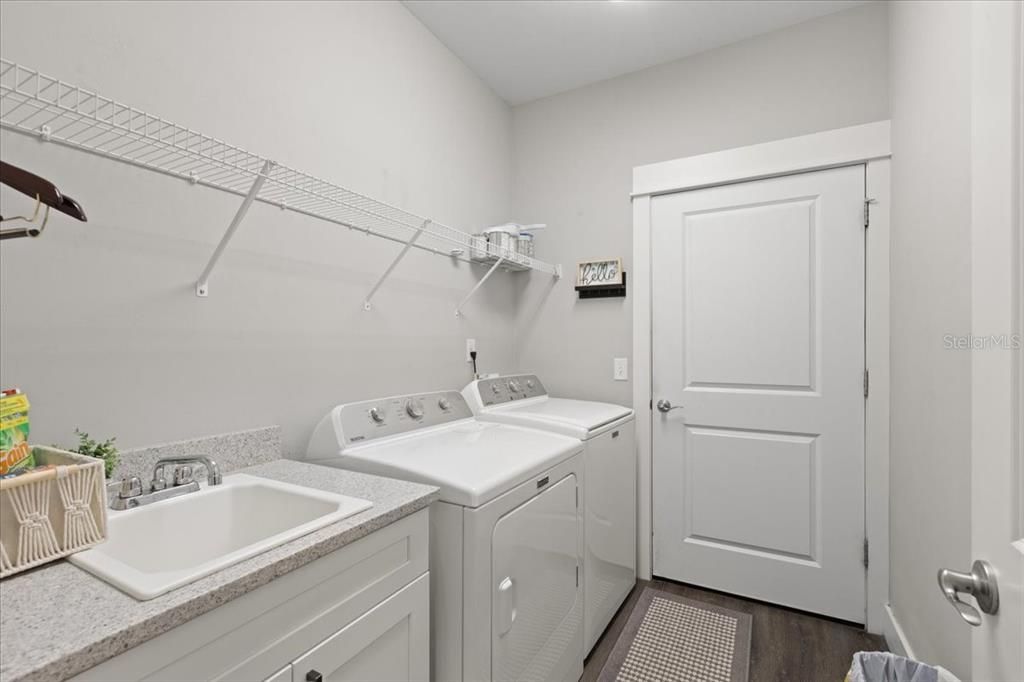 待售: $374,900 (4 贝兹, 2 浴室, 1796 平方英尺)